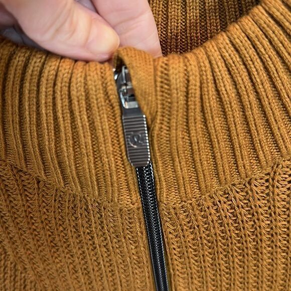 Like new Lululemon Zippered Poncho with Sleeves - Picture 2 of 6